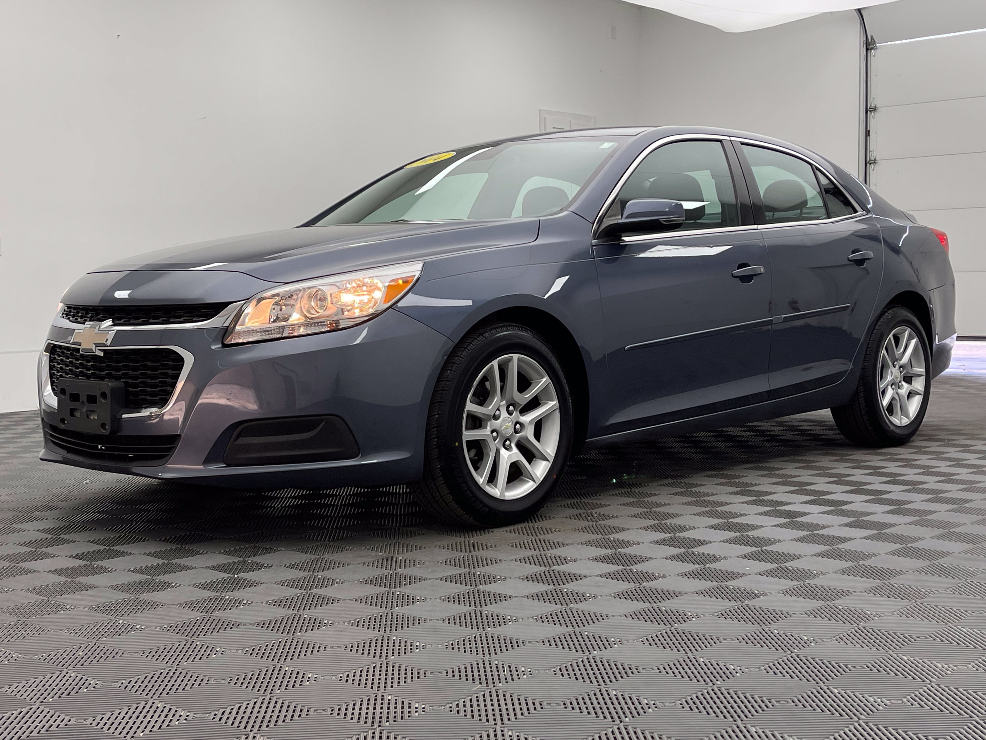 Used 2014 Chevrolet Malibu LT w/ Power Convenience Package FWD image 2