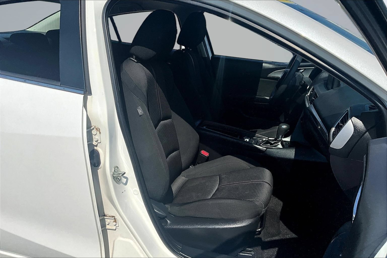 Used 2018 MAZDA MAZDA3 Sport w/ Preferred Equipment Package FWD image 27