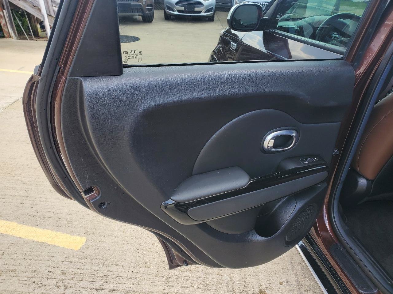 Used 2017 Kia Soul + FWD image 14
