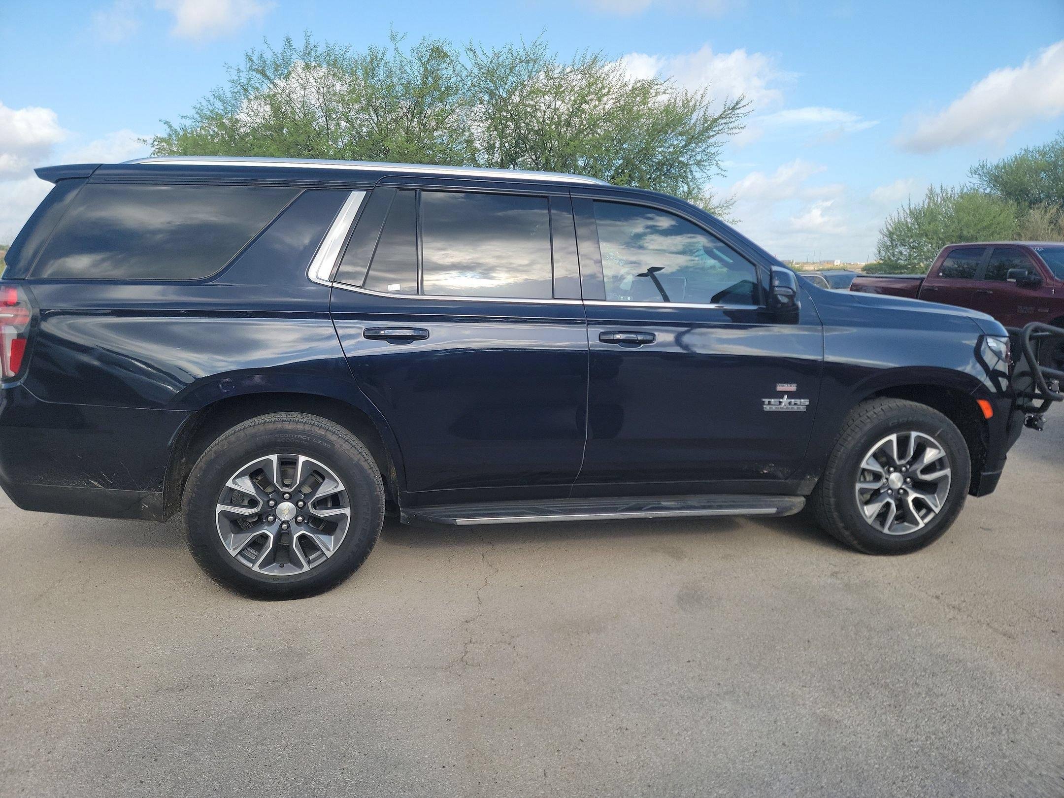 Used 2021 Chevrolet Tahoe LT w/ LT Signature Plus Package RWD image 2