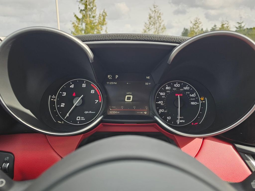 Used 2019 Alfa Romeo Giulia image 25