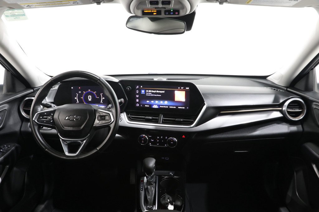 Used 2025 Chevrolet Trax ACTIV w/ Sunroof Package FWD image 14