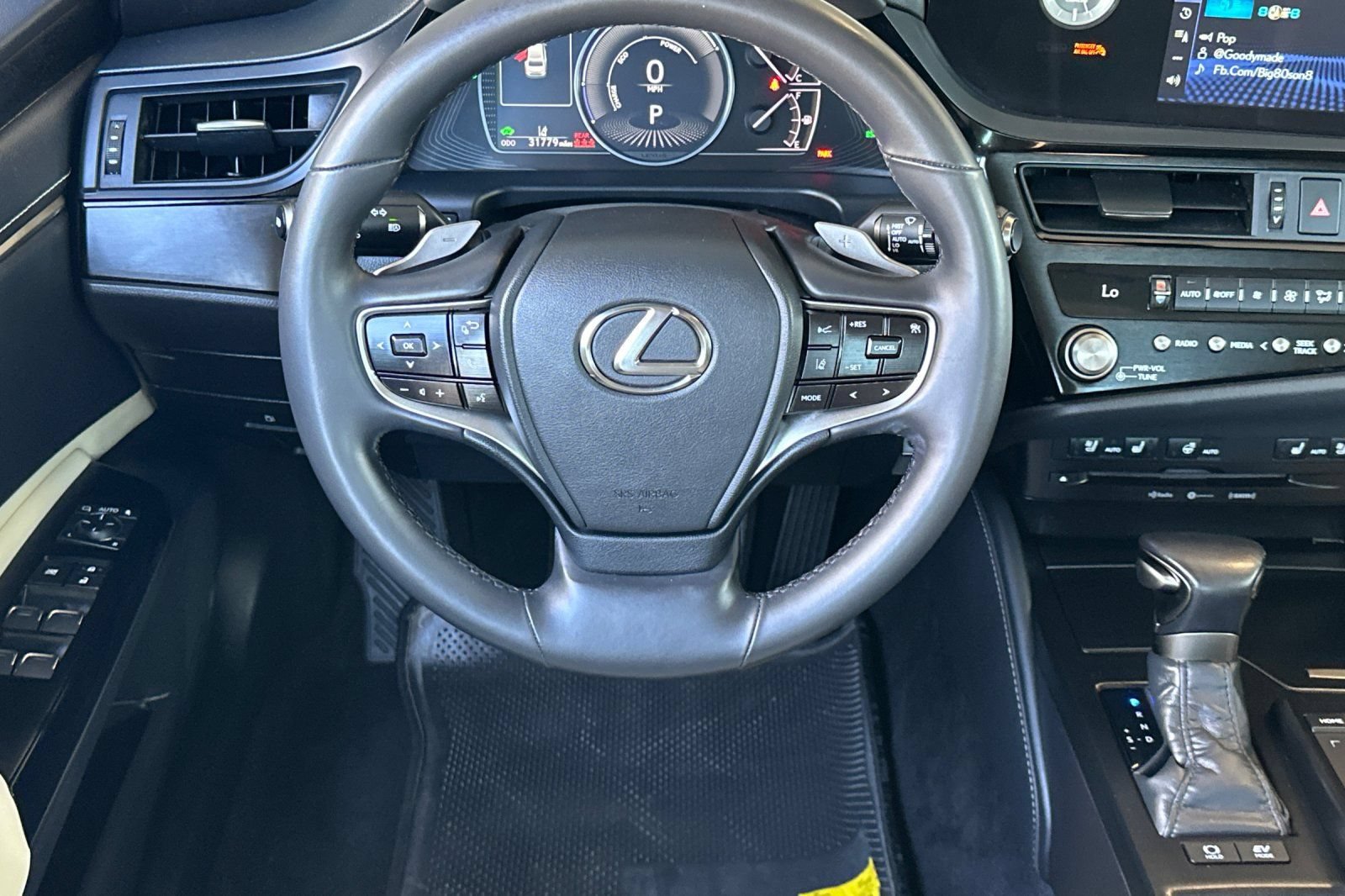 Used 2022 Lexus ES 300h w/ Premium Package FWD image 11