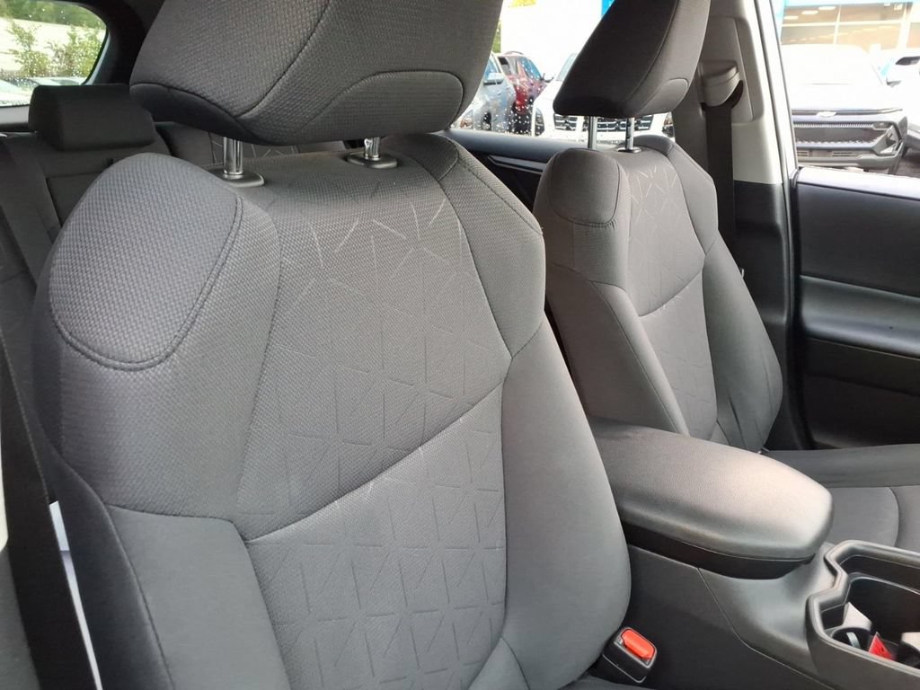 Used 2019 Toyota RAV4 XLE w/ All Weather Liner Package AWD/4WD image 21