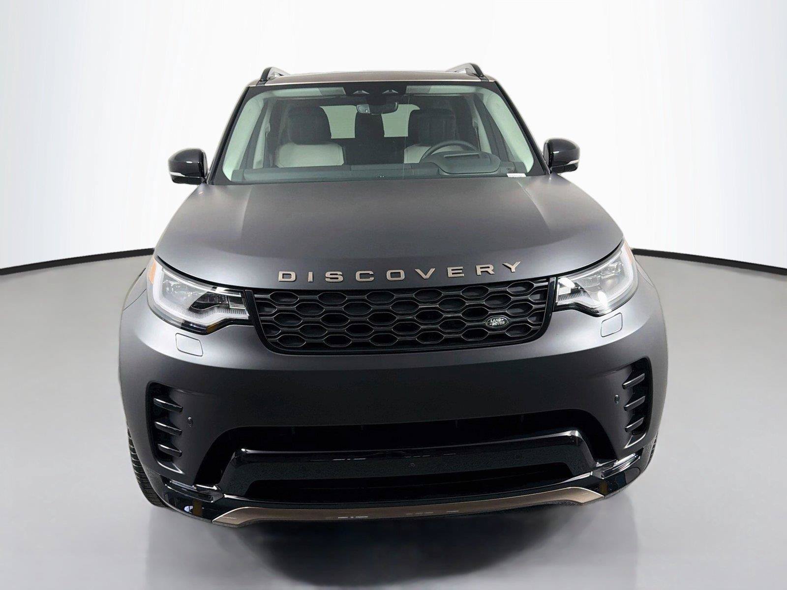 New 2026 Land Rover Discovery Limited Edition AWD/4WD image 2