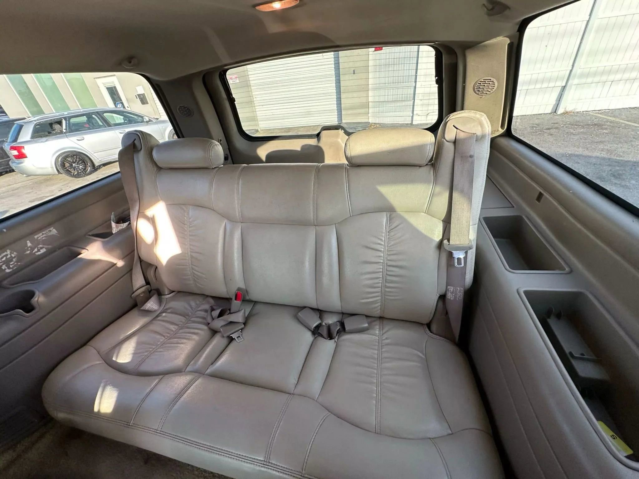 Used 2002 Chevrolet Suburban LT image 16