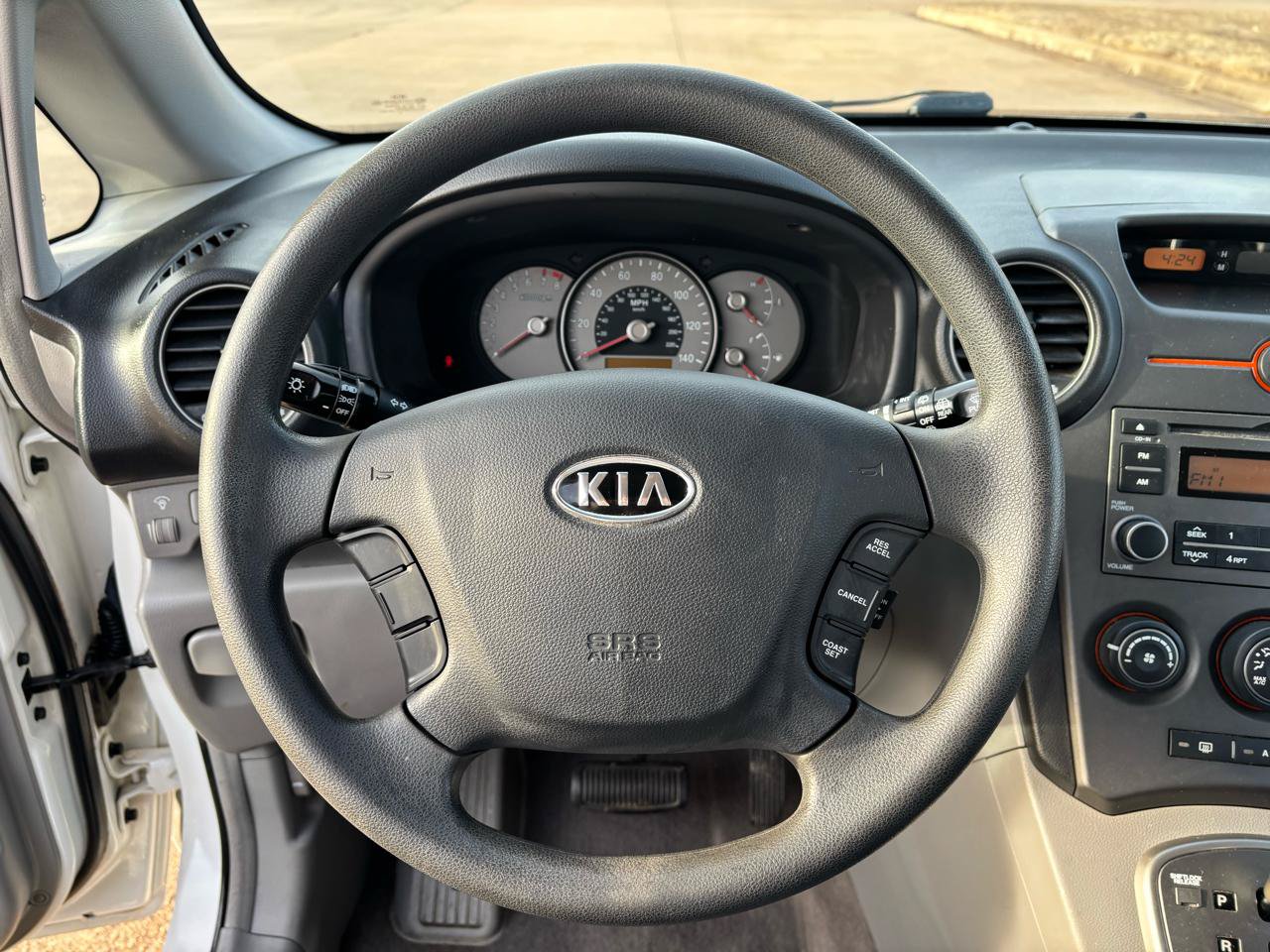 Used 2007 Kia Rondo LX FWD image 15