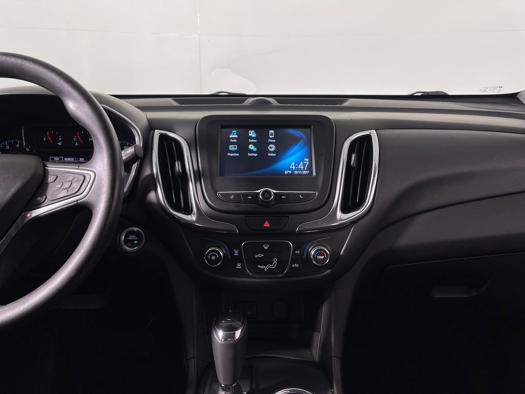 Used 2018 Chevrolet Equinox LT FWD image 16