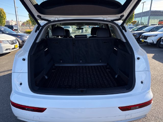 Used 2019 Audi Q5 2.0T Premium w/ Convenience Package AWD/4WD image 13