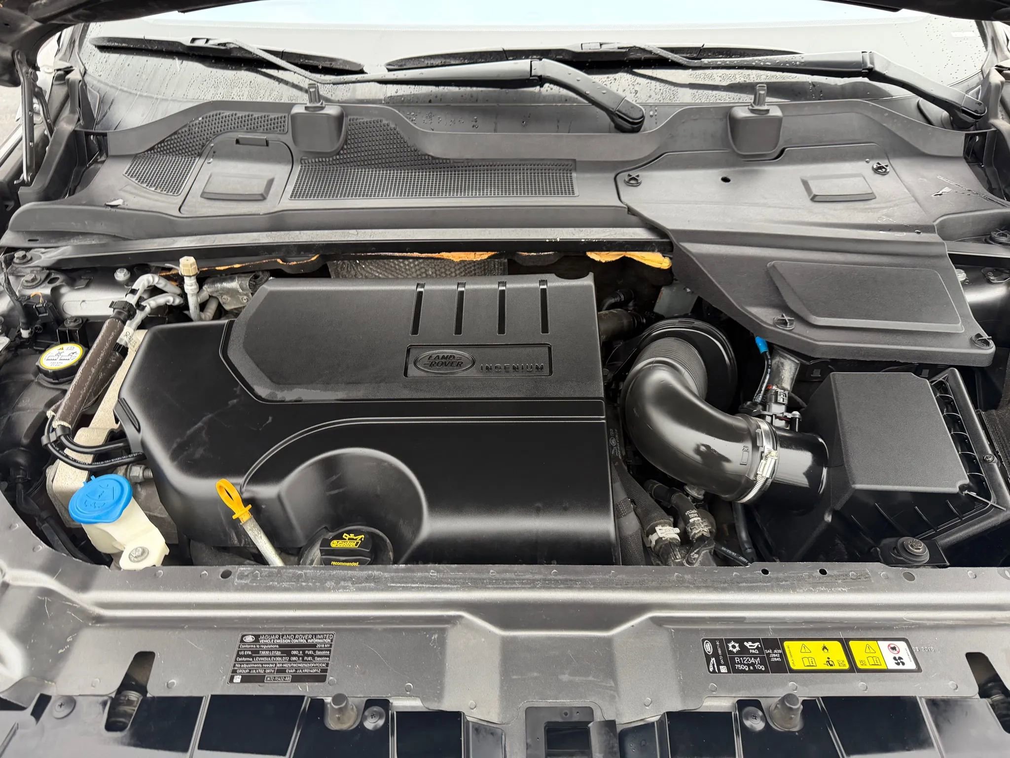 Used 2018 Land Rover Discovery Sport HSE image 42