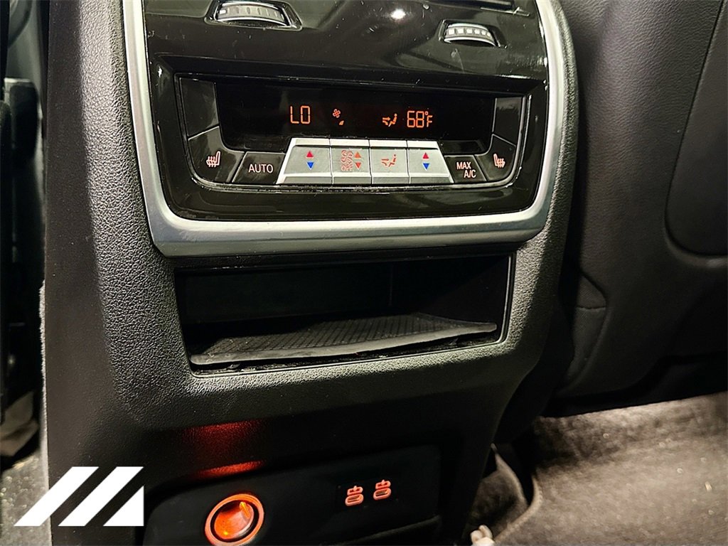 Used 2024 BMW X7 xDrive40i w/ Premium Package image 28