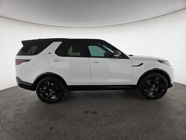New 2025 Land Rover Discovery Dynamic SE image 29