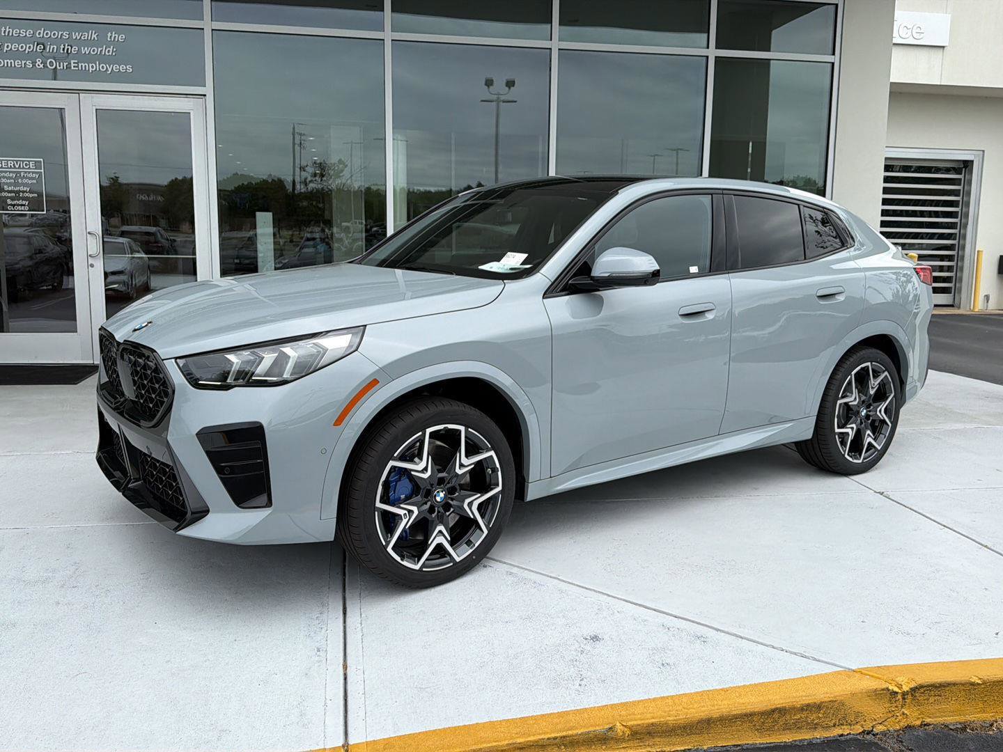 New 2026 BMW X2 xDrive28i w/ Technology Package AWD/4WD image 2