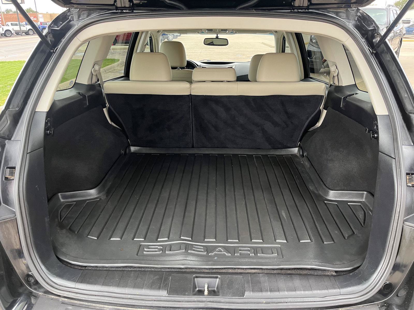 Used 2011 Subaru Outback 2.5i Limited w/ PWR Moonroof Pkg AWD/4WD image 9