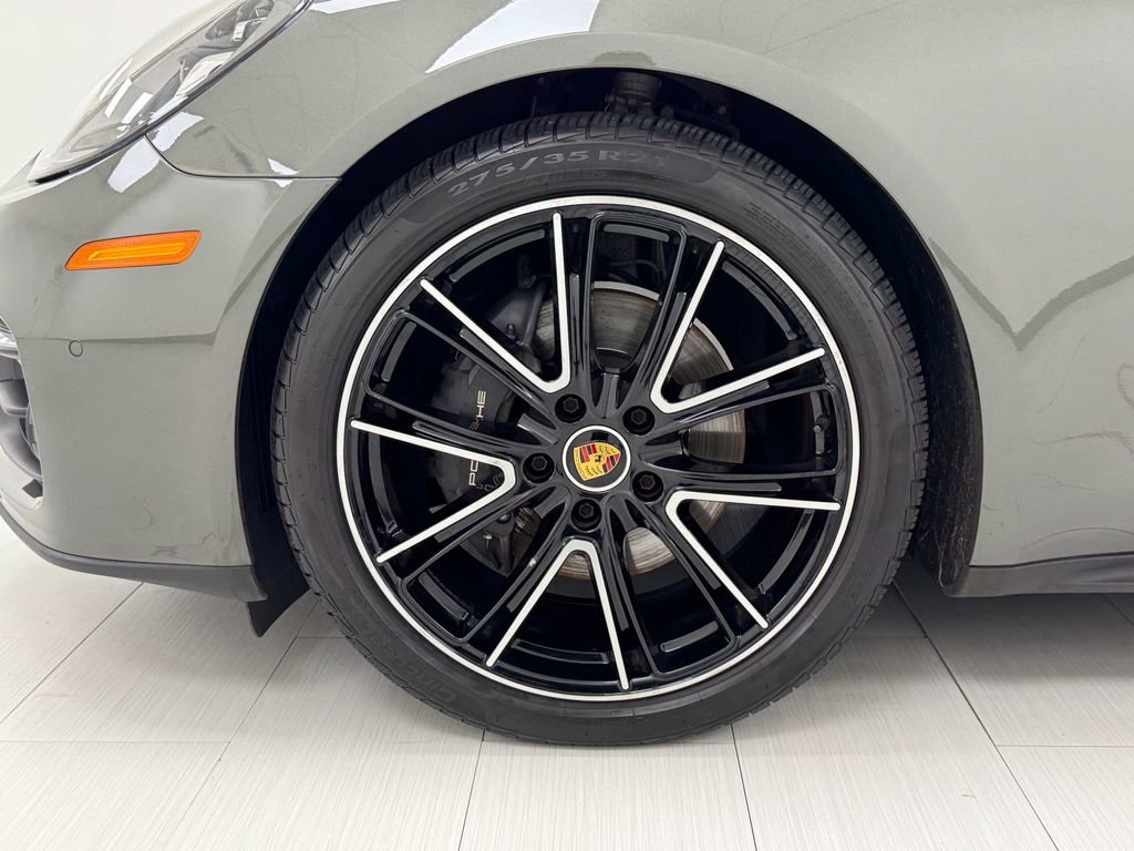 Used 2023 Porsche Panamera 4 Platinum Edition image 41
