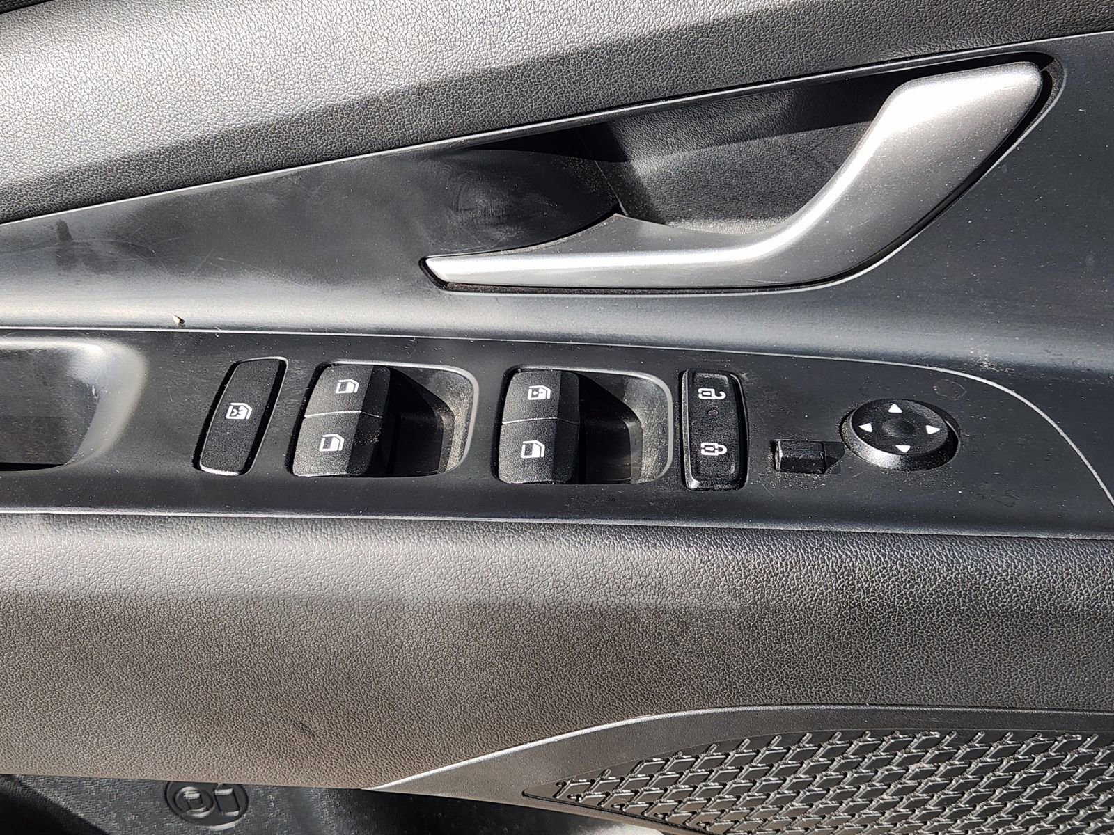 Used 2024 Hyundai Elantra SEL image 27