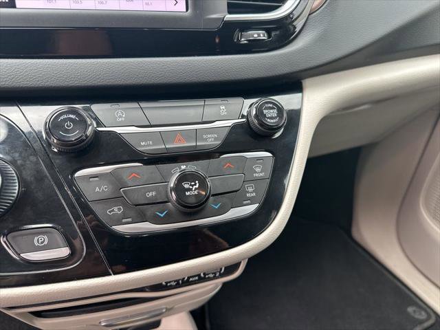 Certified 2023 Chrysler Voyager LX FWD image 17