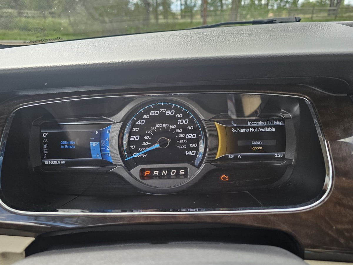 Used 2013 Ford Taurus Limited FWD image 16