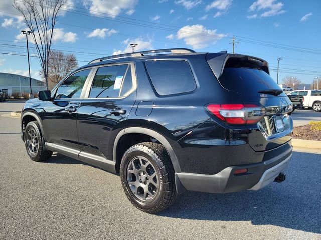 Certified 2025 Honda Pilot TrailSport image 8