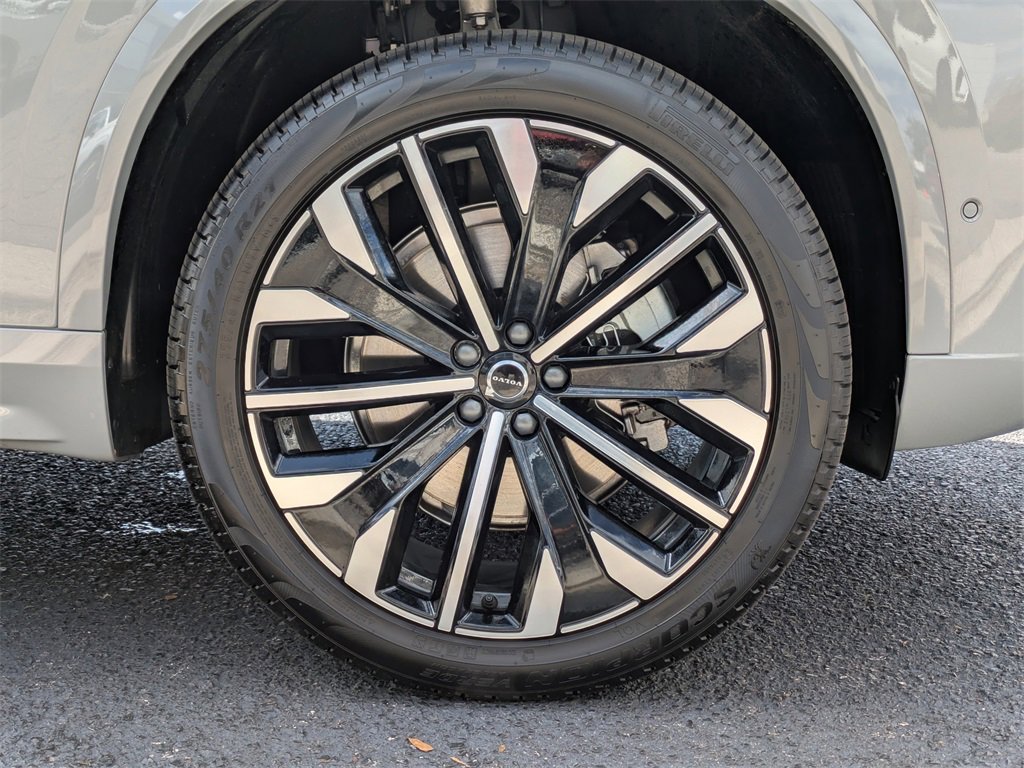 Certified 2026 Volvo XC90 B6 Plus w/ Protection Package Premier image 11