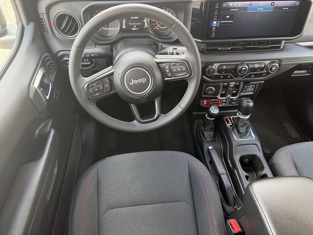 Used 2025 Jeep Wrangler Unlimited Rubicon image 14