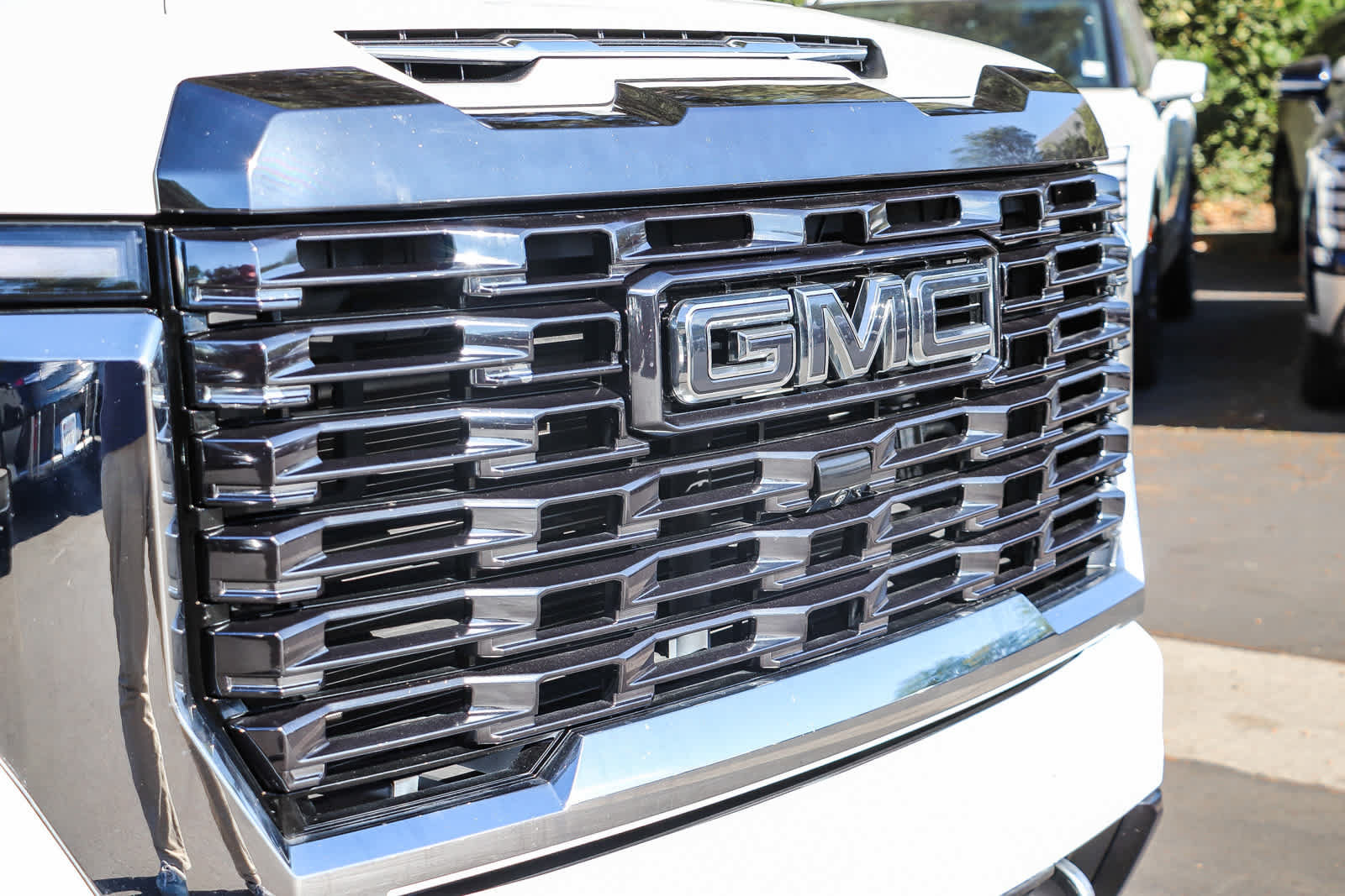 Used 2024 GMC Sierra 2500 Denali Ultimate AWD/4WD image 5