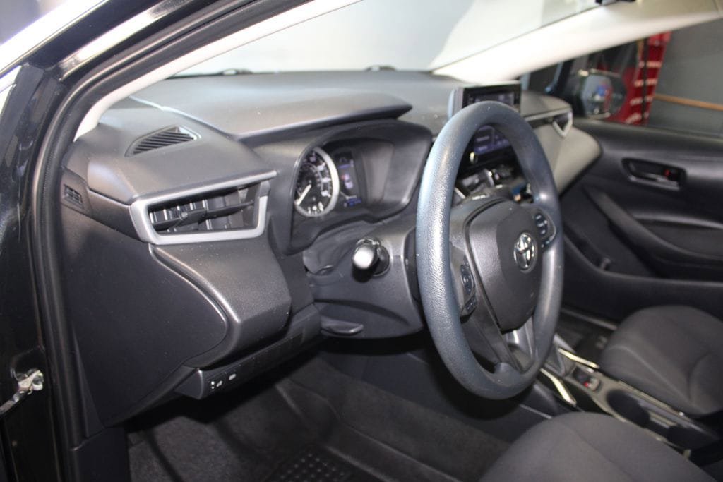 Used 2022 Toyota Corolla LE FWD image 11