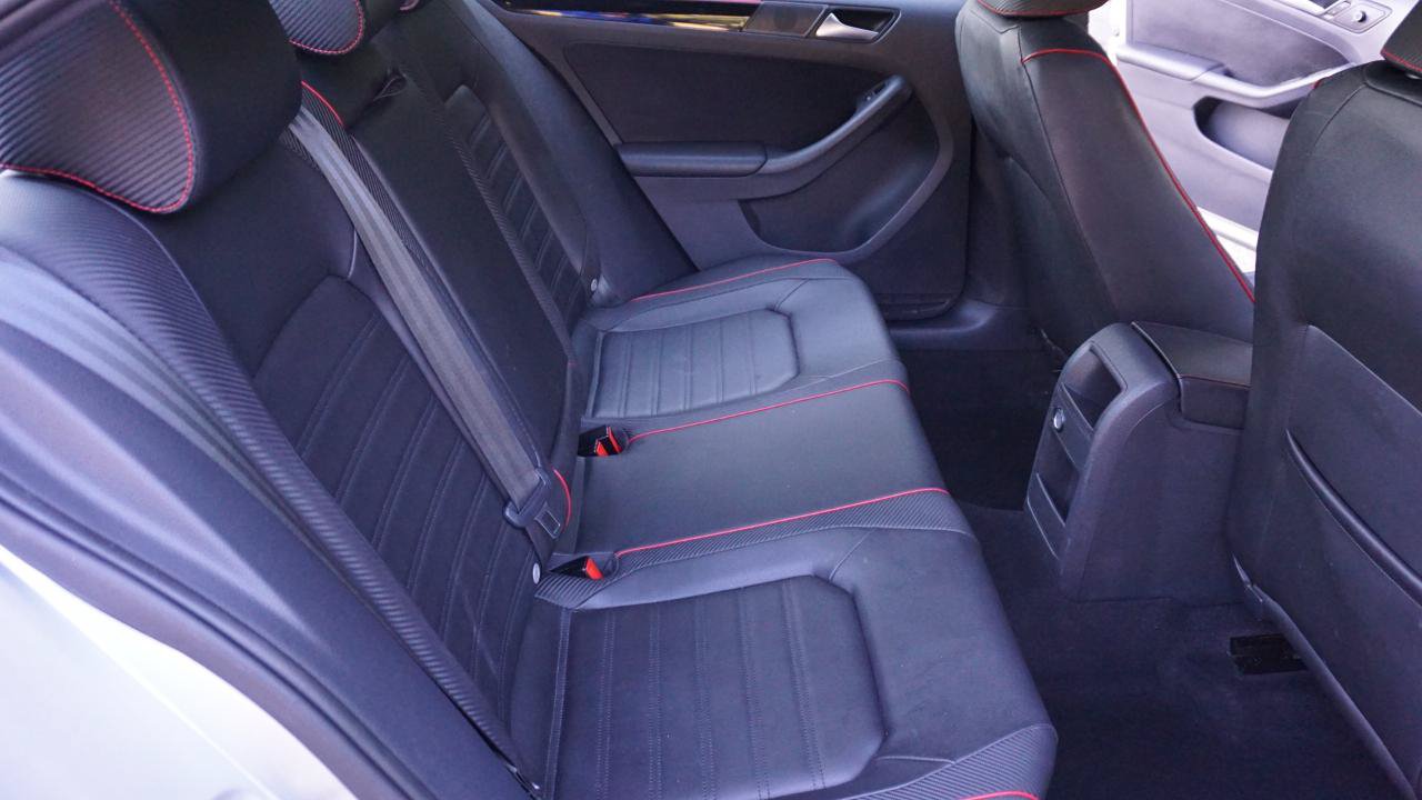 Used 2015 Volkswagen Jetta GLI SE FWD image 21