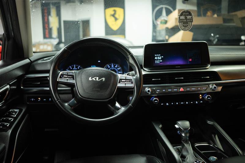 Used 2022 Kia Telluride LX image 16