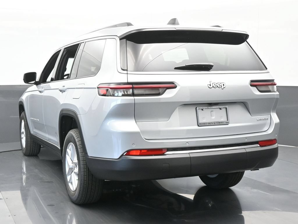 Used 2024 Jeep Grand Cherokee L Laredo RWD image 4