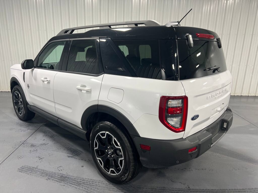 Used 2025 Ford Bronco Sport Outer Banks image 16