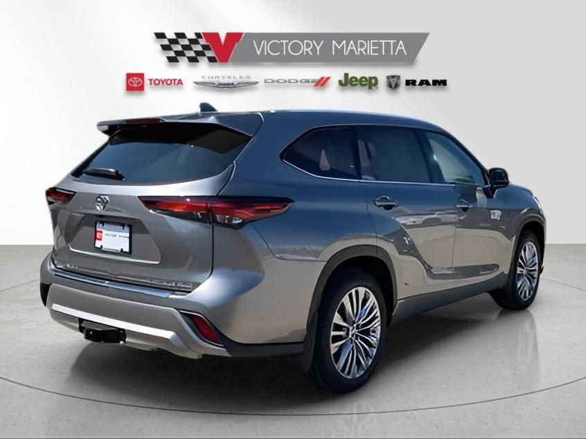New 2025 Toyota Highlander Platinum AWD/4WD image 4
