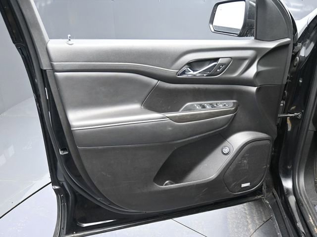 Used 2023 GMC Acadia SLT image 12