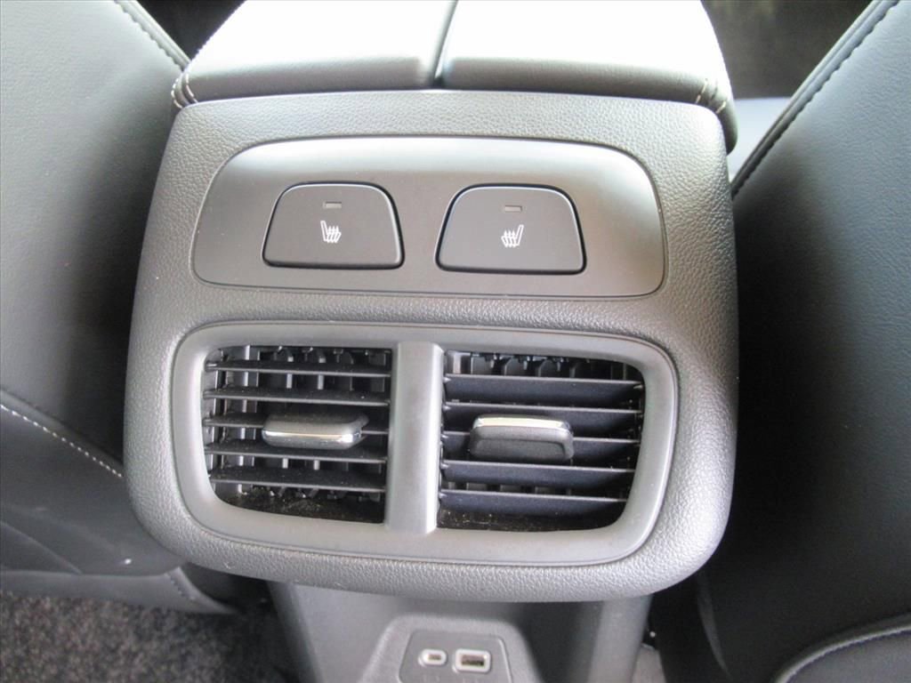 Used 2023 Buick Envision Avenir image 14