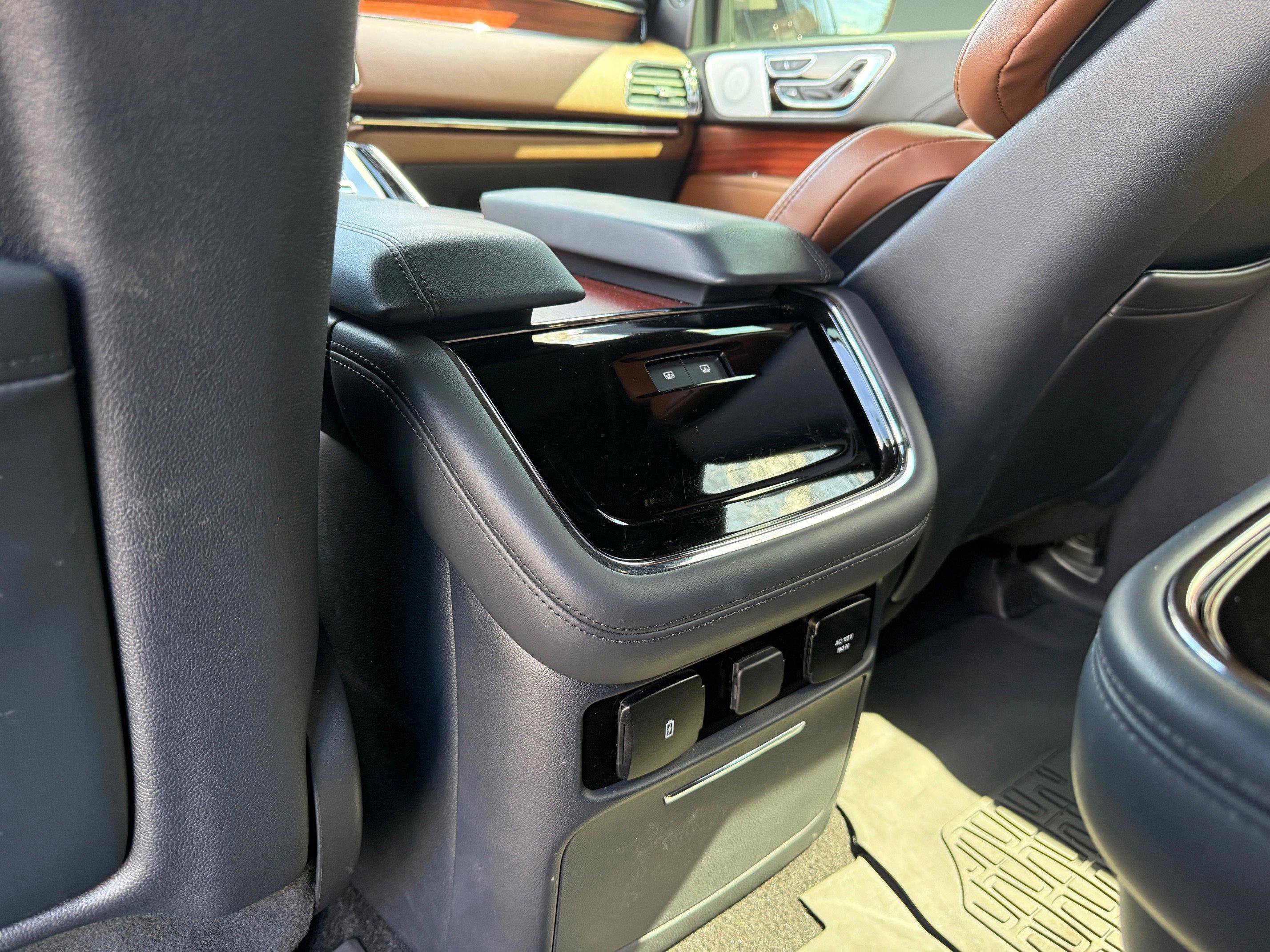 Used 2024 Lincoln Navigator L Reserve AWD/4WD image 11