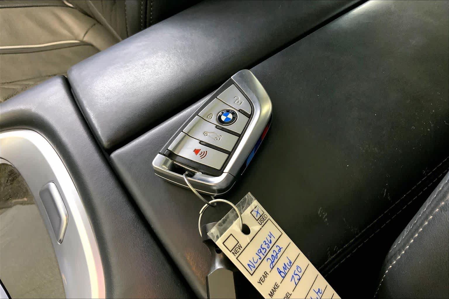 Used 2022 BMW 750i xDrive w/ Luxury Rear Seating Package AWD/4WD image 14