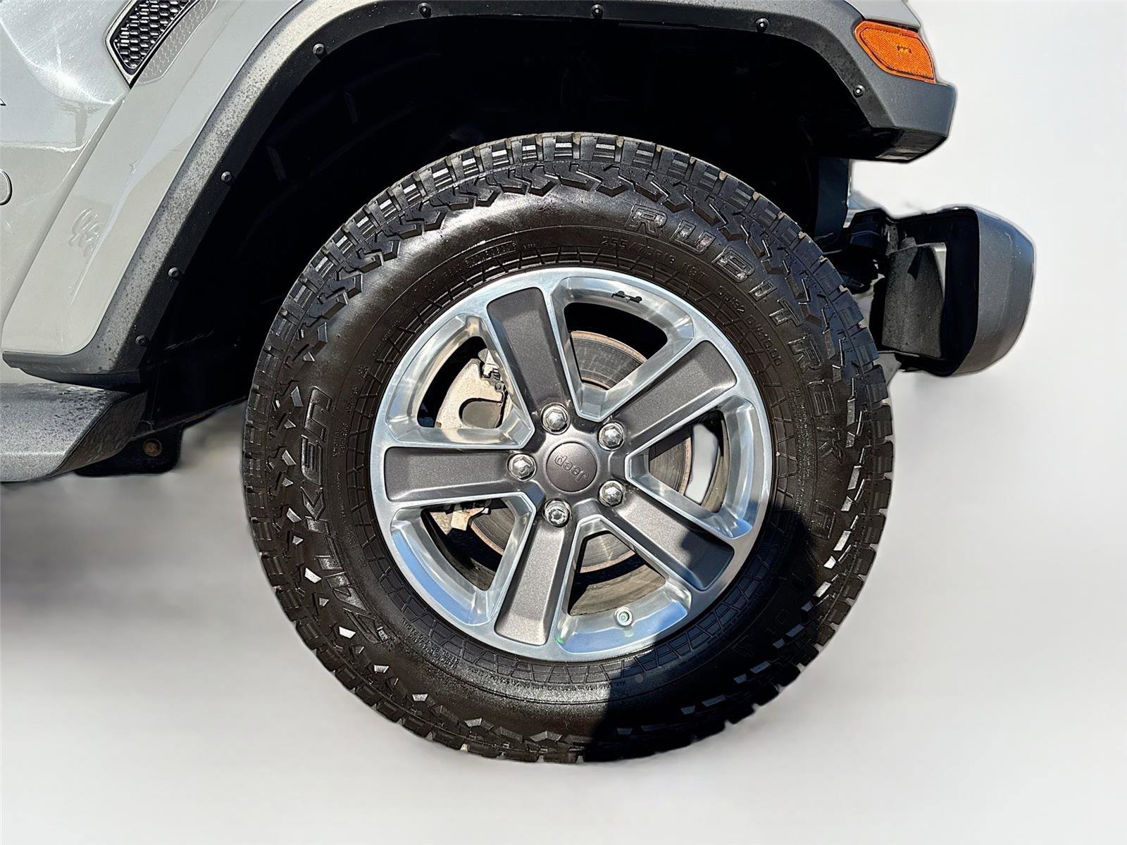 Used 2021 Jeep Wrangler Unlimited Sahara image 32