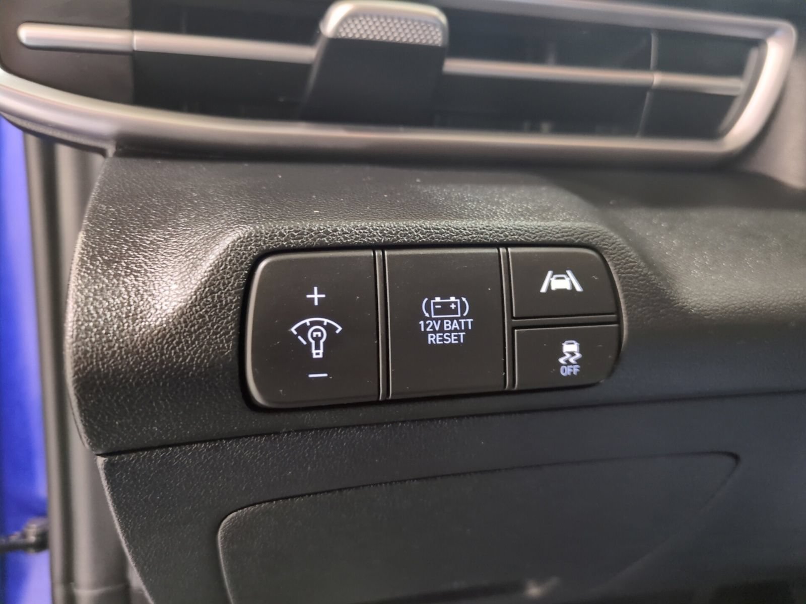 Certified 2023 Hyundai Elantra Blue FWD image 17