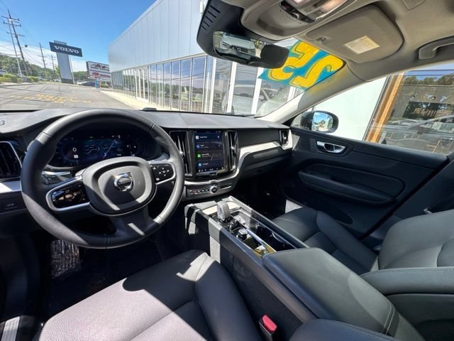 Certified 2025 Volvo XC60 B5 Plus AWD/4WD image 21