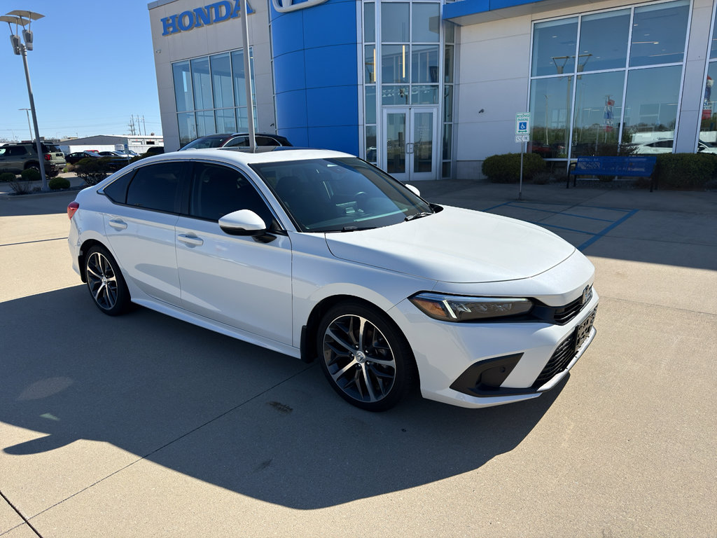 Used 2023 Honda Civic Touring image 3