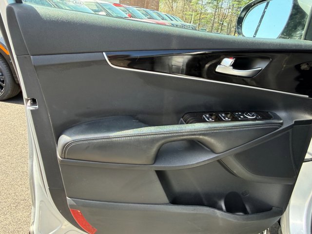 Used 2020 Kia Sorento AWD V6 image 31