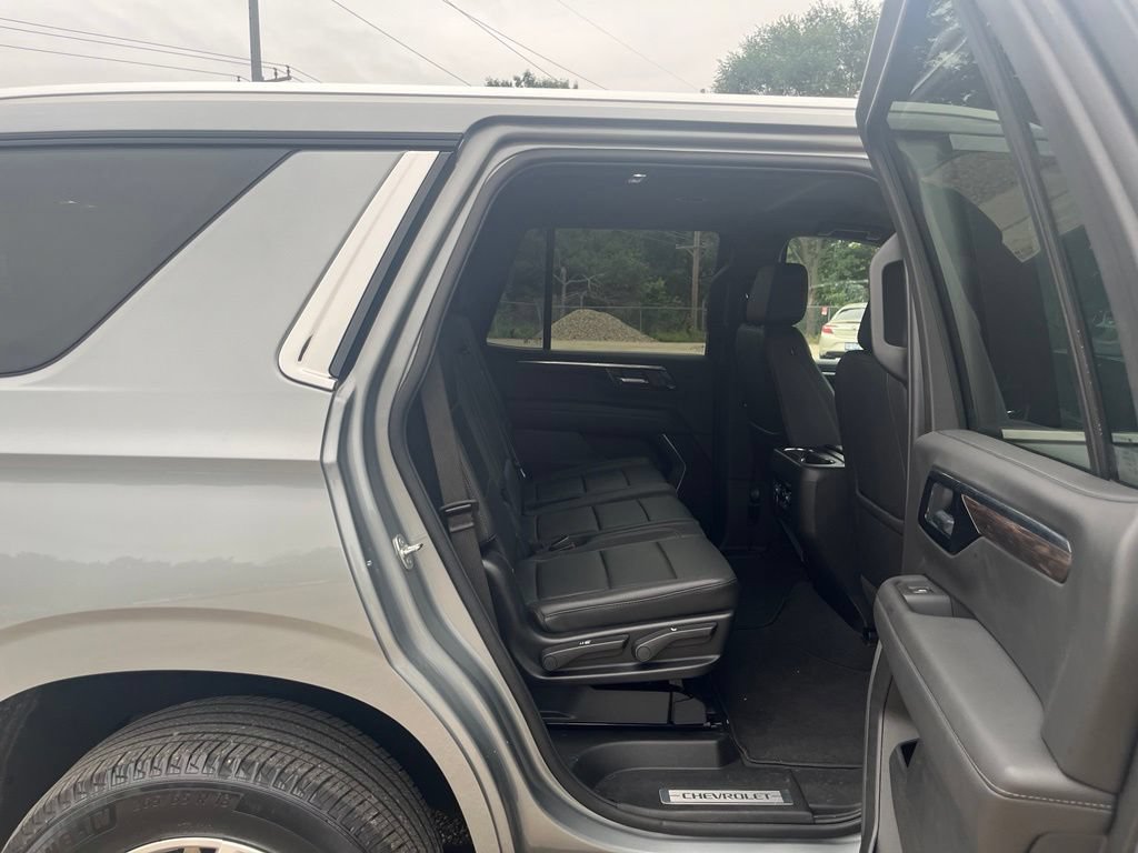Used 2025 Chevrolet Tahoe LT AWD/4WD image 34