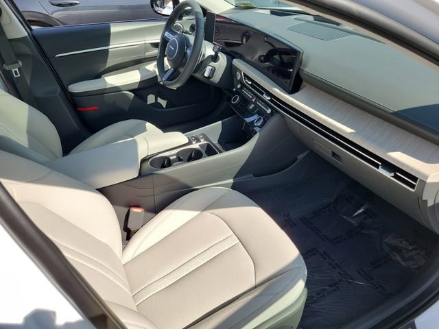 New 2025 Hyundai Sonata Limited image 19