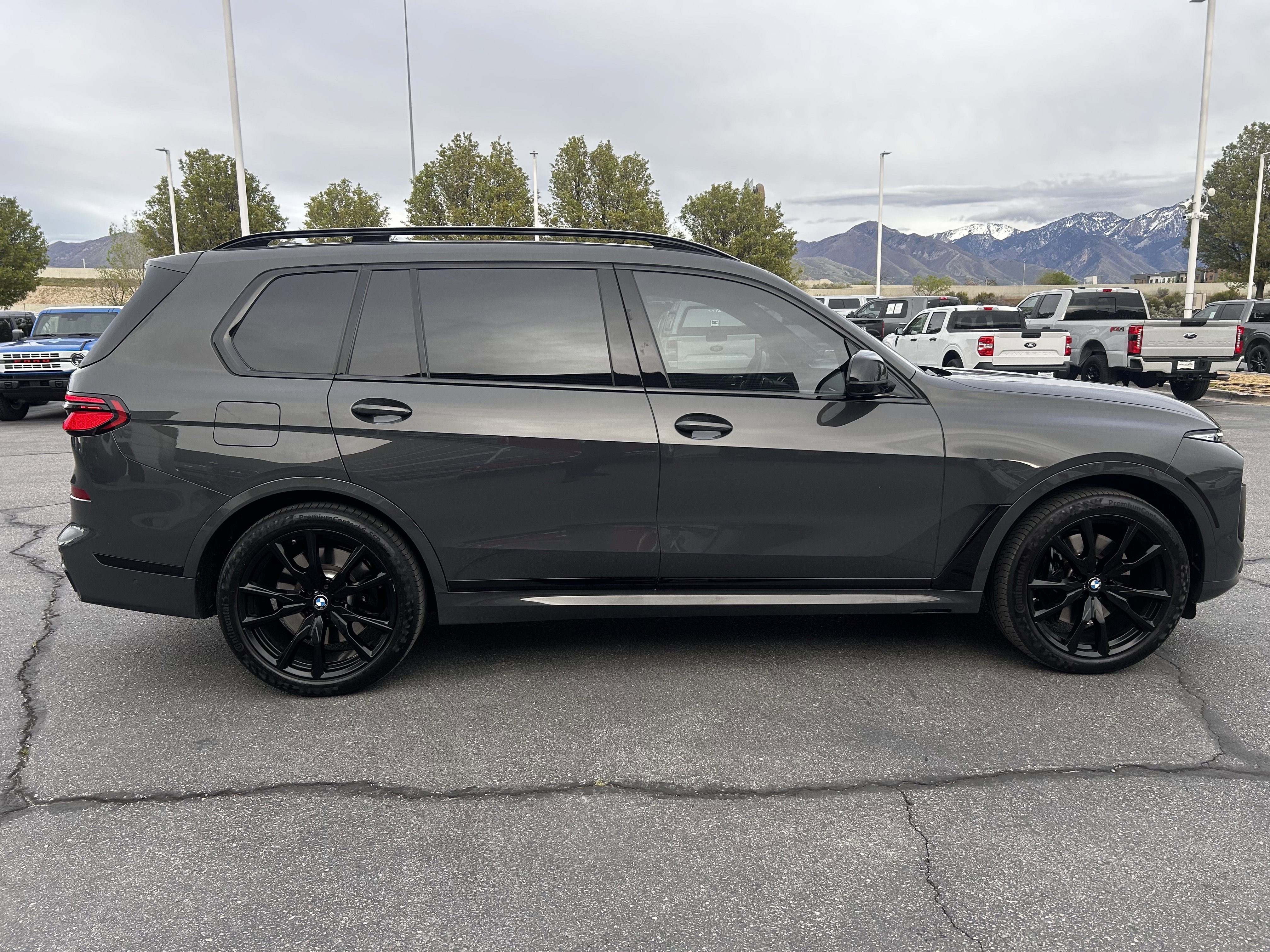 Used 2023 BMW X7 M60i w/ Executive Package image 7