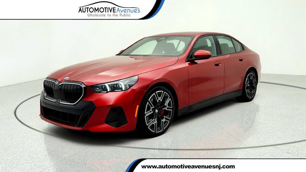 Used 2024 BMW 540i xDrive w/ Premium Package AWD/4WD video 1