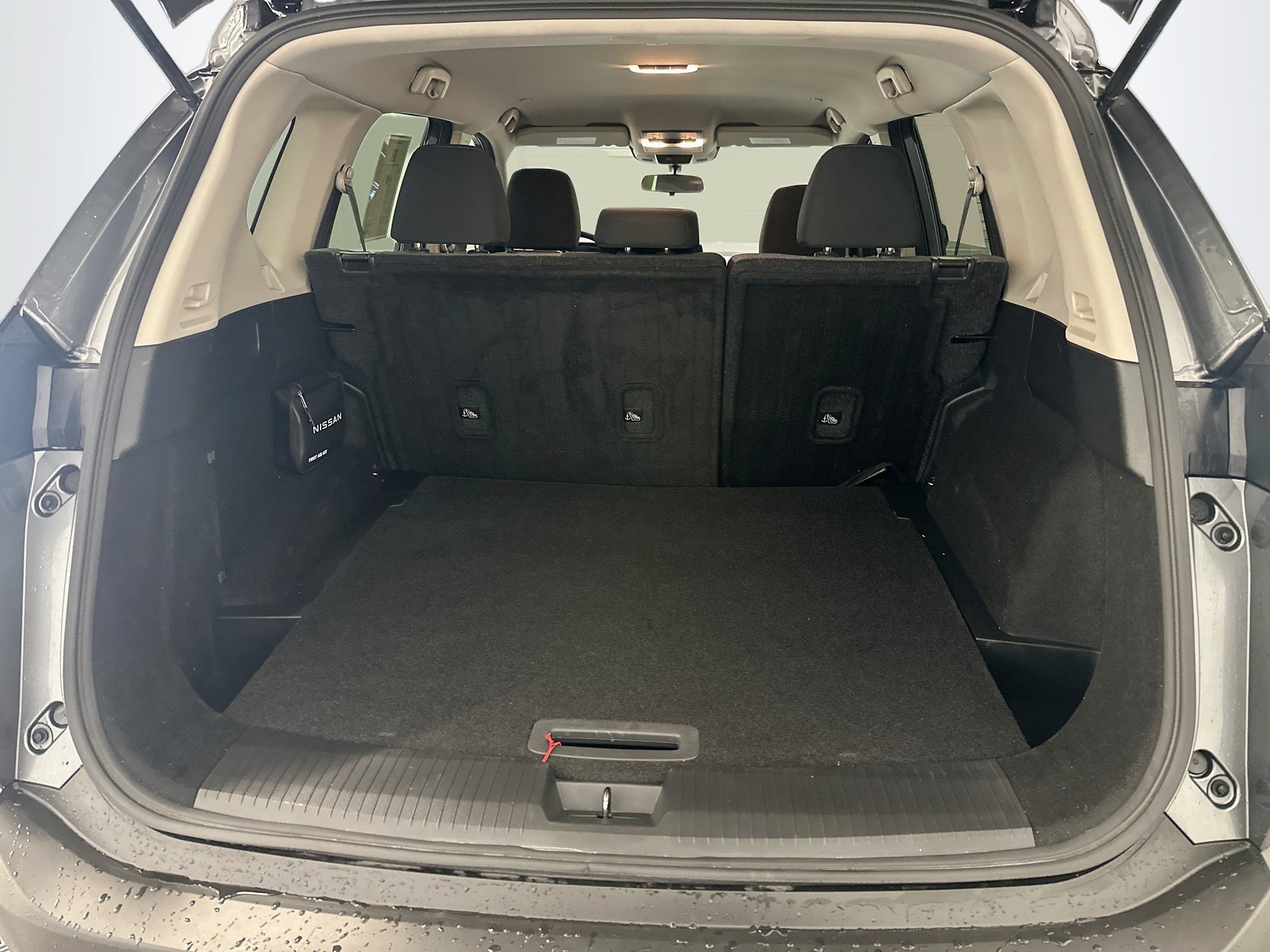 Used 2023 Nissan Rogue SV AWD/4WD image 29