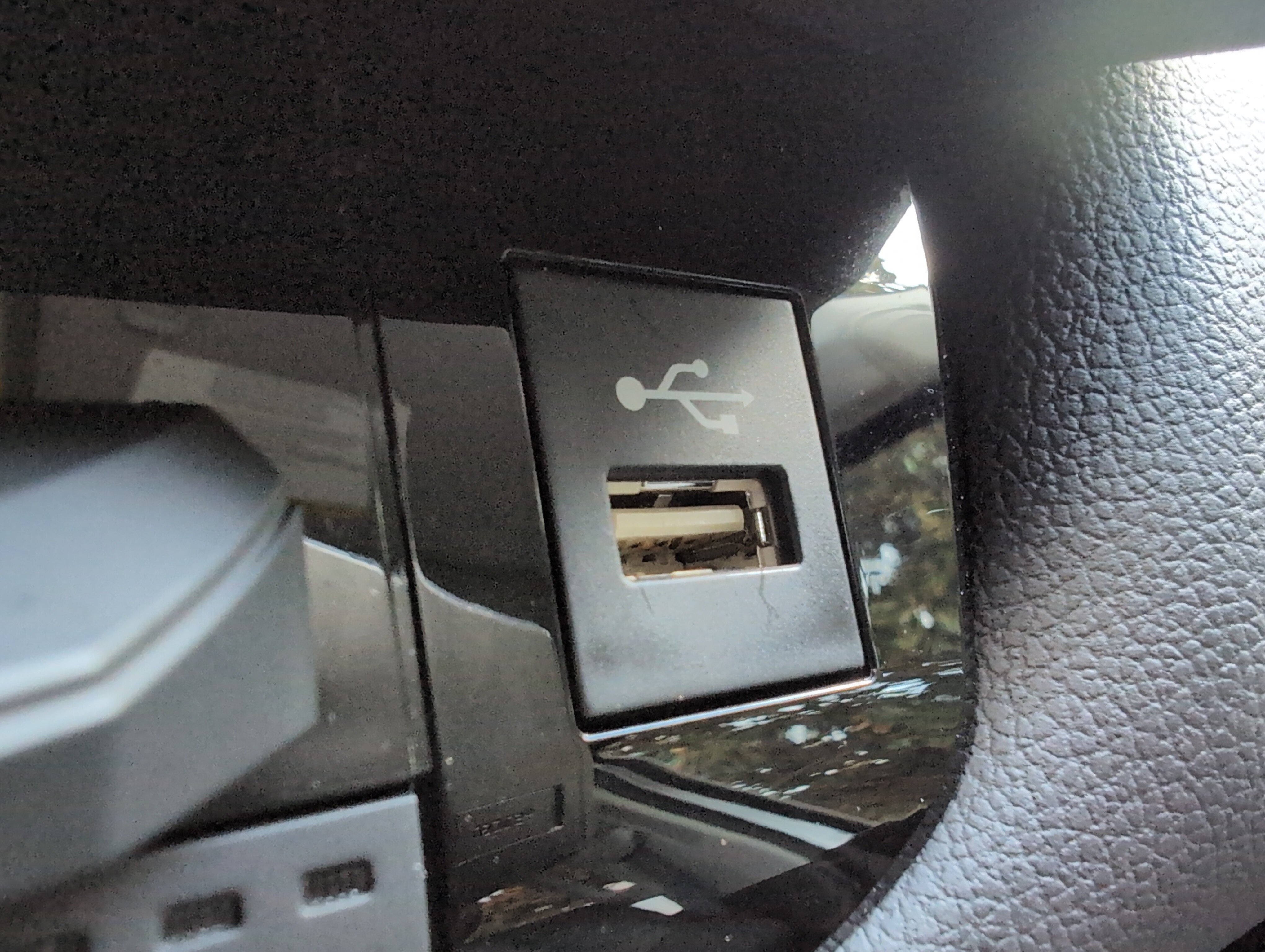 Used 2024 Toyota Tundra Limited AWD/4WD image 43
