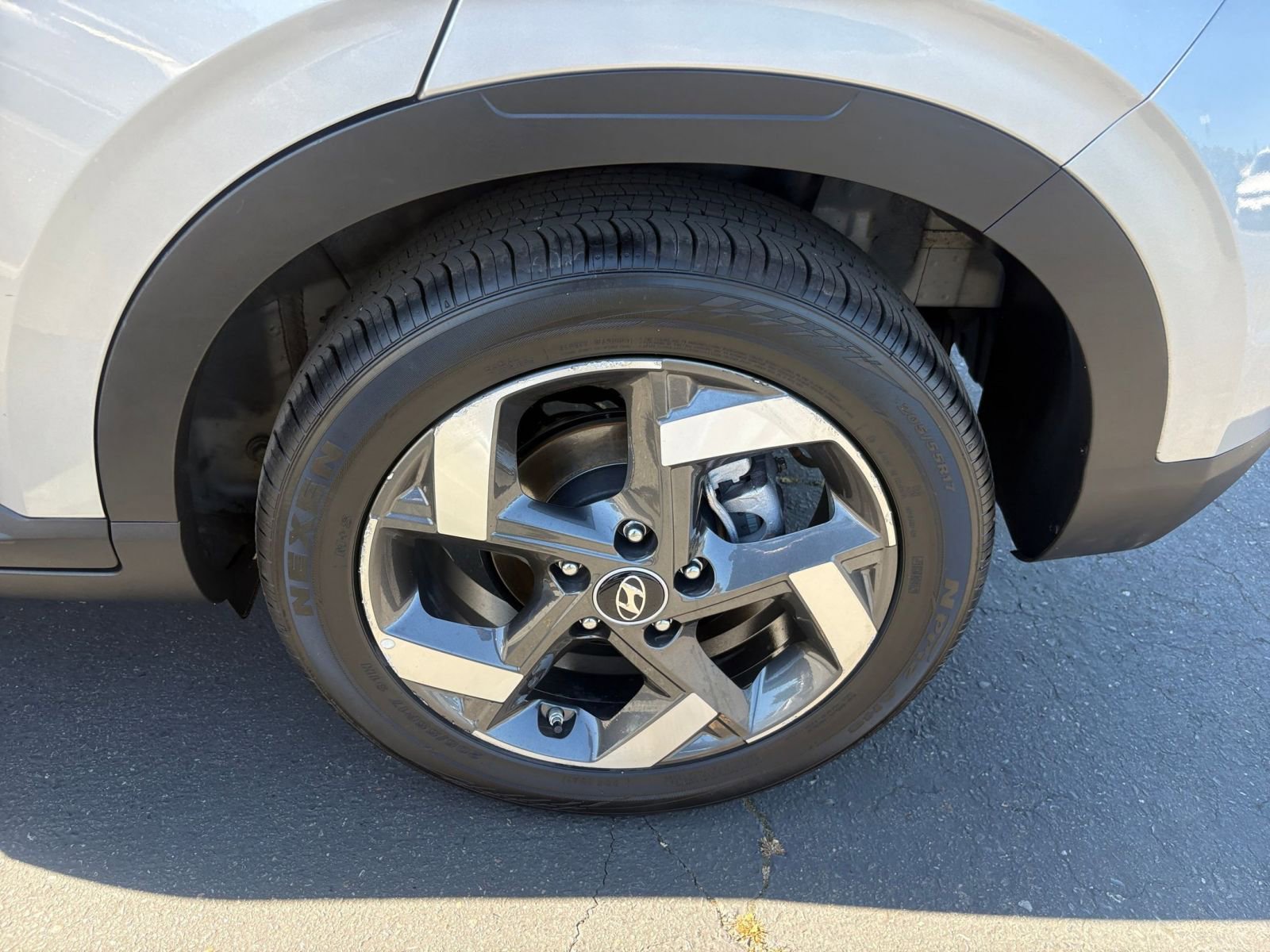 Used 2025 Hyundai Venue SEL image 29