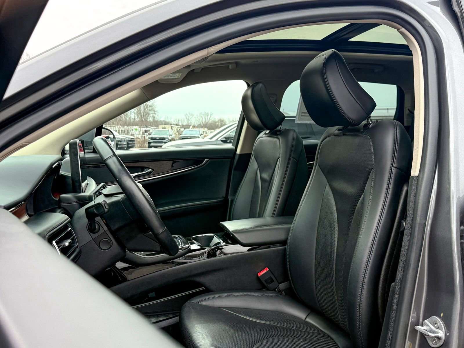 Used 2022 Lincoln Nautilus Reserve image 17