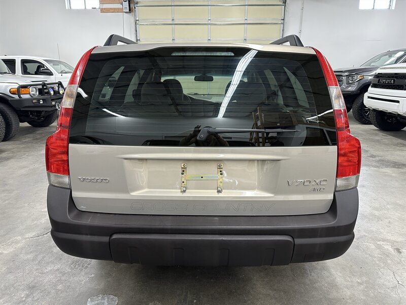 Used 2002 Volvo V70 Cross Country AWD/4WD image 4